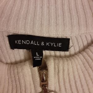 Kendall&Kylie white sweater Size Large